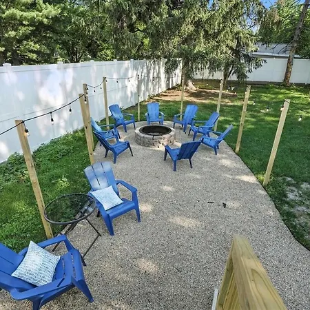 Golden Dunes Stay Valpo 5 Bedroom 3 King Beds, Game Area